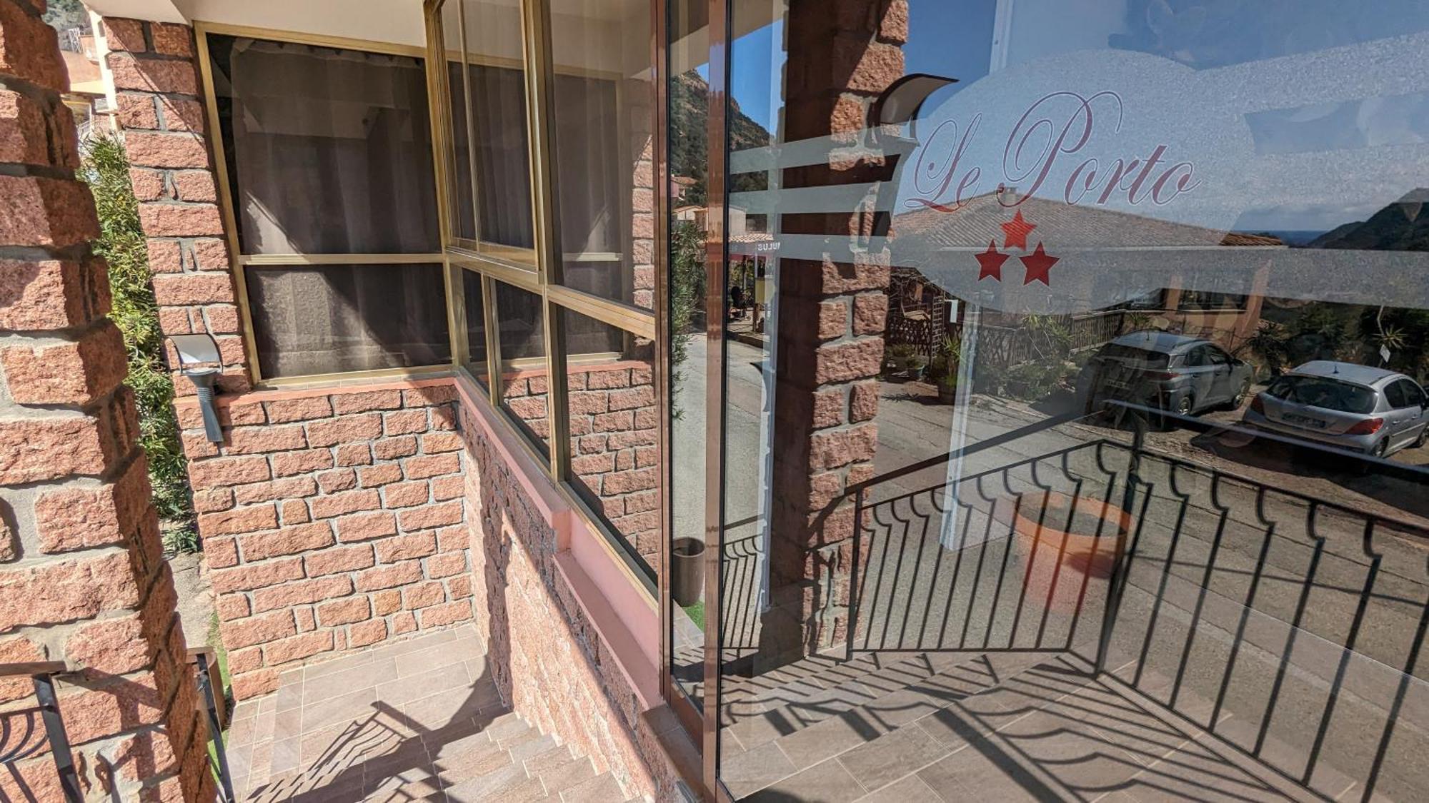 Le Porto T3 55M2 Vue Mer Immeuble Traditionnel En Pierre De Taille Avec Prestations Exceptionnelles Barbecue Ordinateur Videosurveillance Terrasse Panoramique 외부 사진