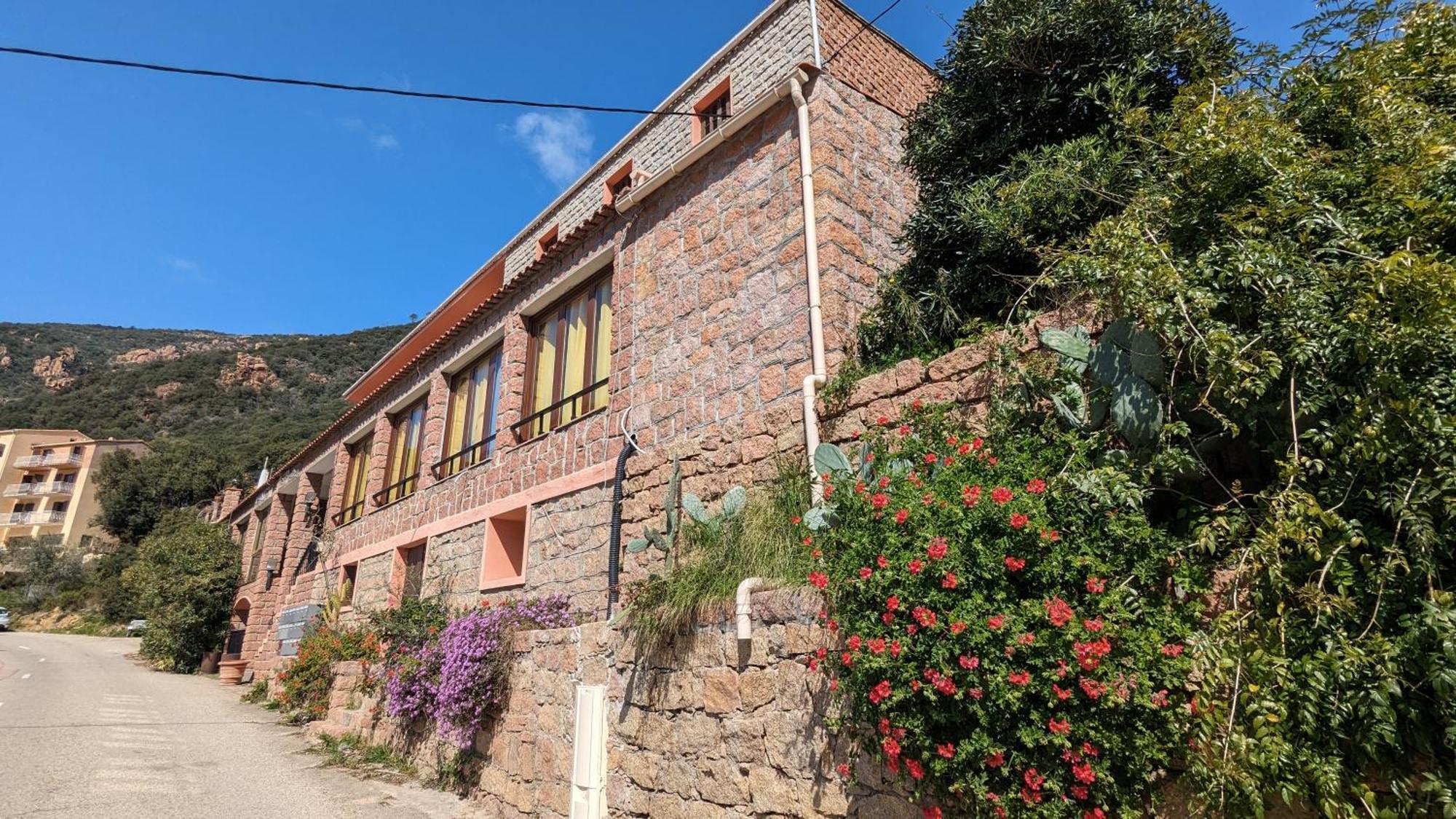 Le Porto T3 55M2 Vue Mer Immeuble Traditionnel En Pierre De Taille Avec Prestations Exceptionnelles Barbecue Ordinateur Videosurveillance Terrasse Panoramique 외부 사진