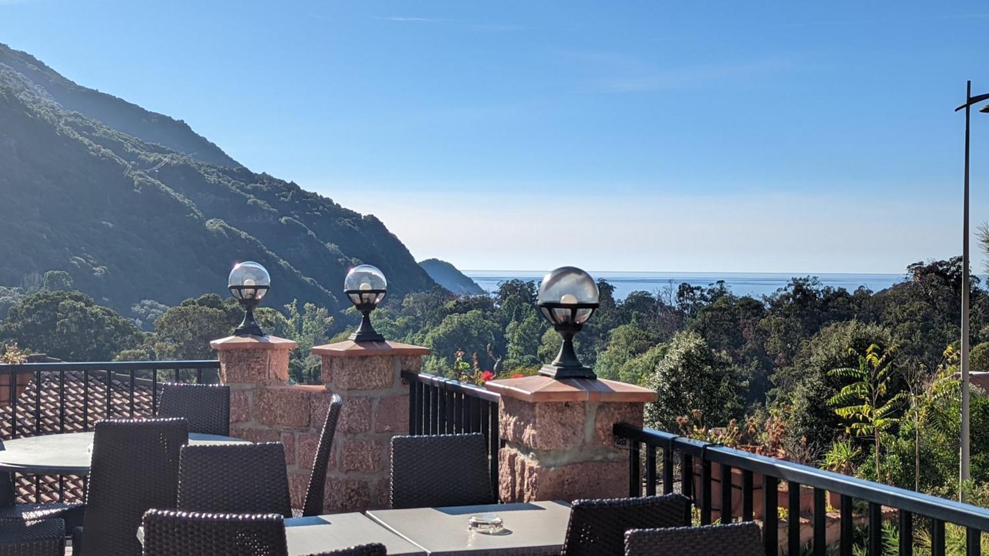 Le Porto T3 55M2 Vue Mer Immeuble Traditionnel En Pierre De Taille Avec Prestations Exceptionnelles Barbecue Ordinateur Videosurveillance Terrasse Panoramique 외부 사진